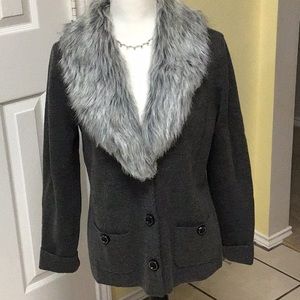 JONES OF N.Y. SWEATER JACKET, FUR COLLAR GRAY MED